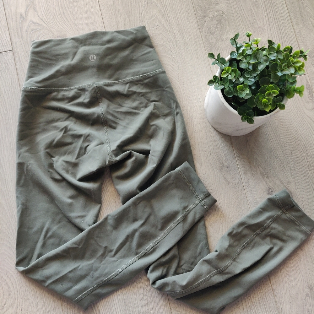LULULEMON SAGE GREEN WUNDER UNDER LEGGINGS